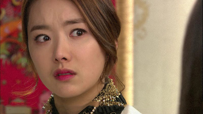 Chị chồng tới ăn dầm ở dề không làm gì vẫn được mẹ chồng bênh, tôi đi công tác chục ngày liền xảy ra chuyện bất ngờ