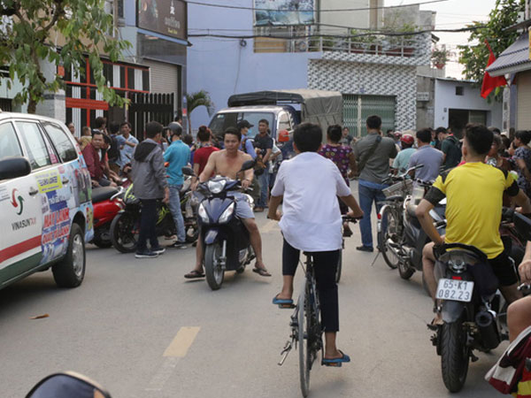 Hàng xóm của Phúc XO: Không hiểu nó làm gì mà giàu quá