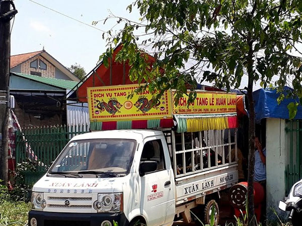 Thi thể người đàn ông không toàn vẹn sau tiếng nổ rền trời