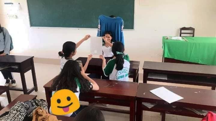 Tưởng đã biết rõ đám học trò có IQ vô cực thế nào rồi, nhìn qua chiếc ảnh thẻ này lại càng thấy khâm phục hơn