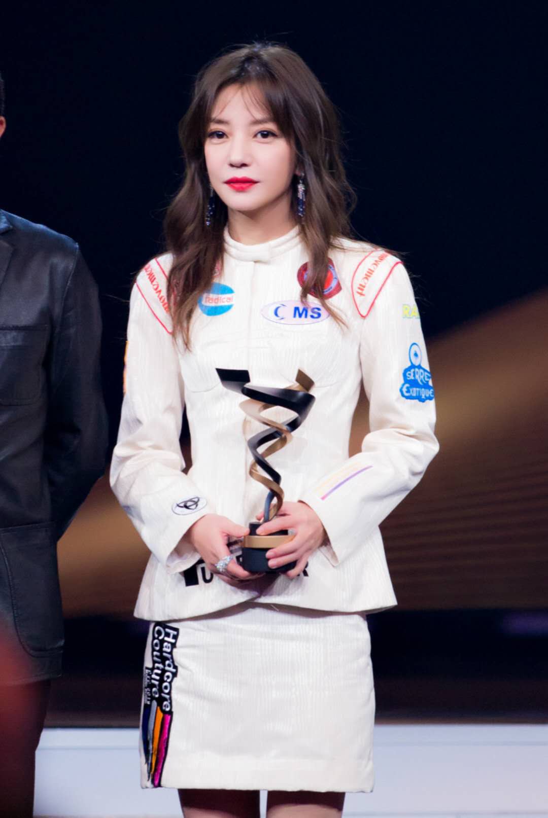 Từng lên mặt dạy đời người khác, loạt sao châu Á bị dập lại tơi tả, riêng người cuối được tung hô