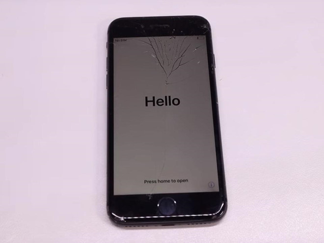 Với 200 USD, bạn có thể hô biến iPhone 8 đồng nát thành như mới