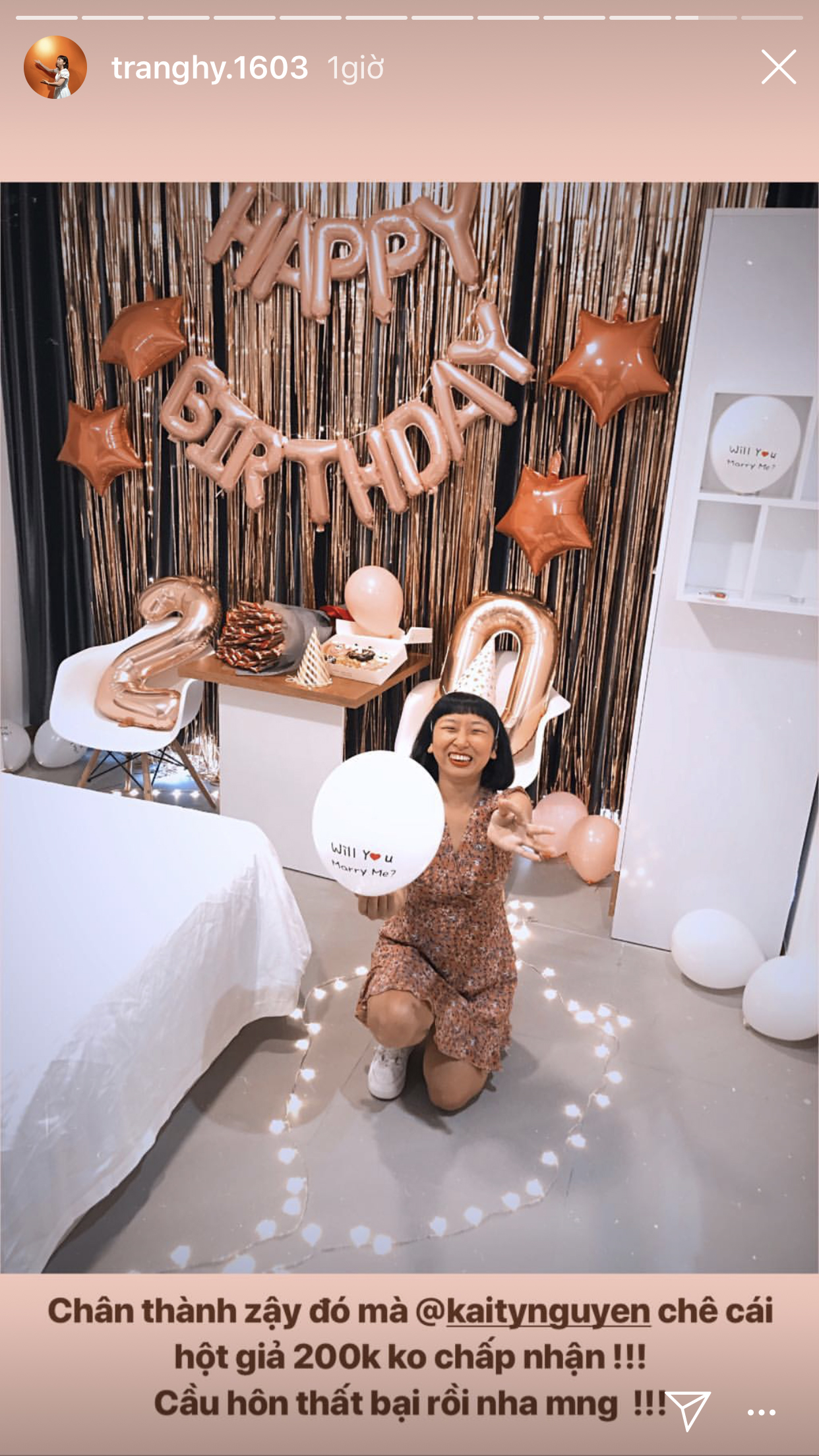 Sẵn tin đồn yêu nhau còn nóng, Trang Hý mượn luôn sinh nhật cầu hôn Kaity Nguyễn với nhẫn trị giá... 200K