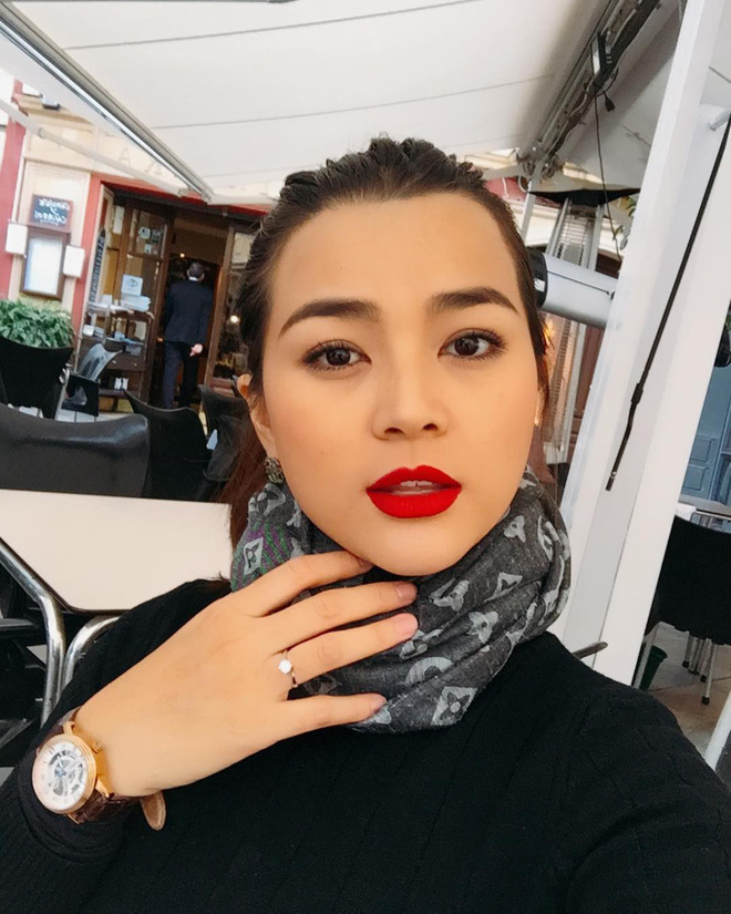 Nữ phi công Việt sở hữu body gợi cảm và gương mặt siêu hack tuổi