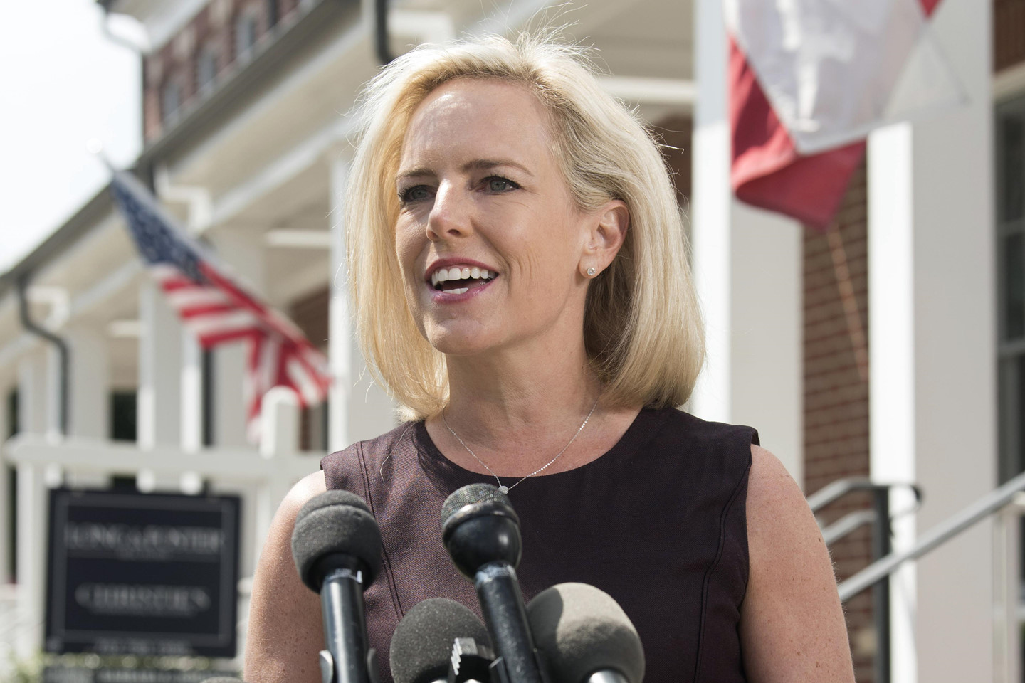 12 ngày bão táp trước cuộc thanh trừng ở Bộ An ninh Nội địa Mỹ