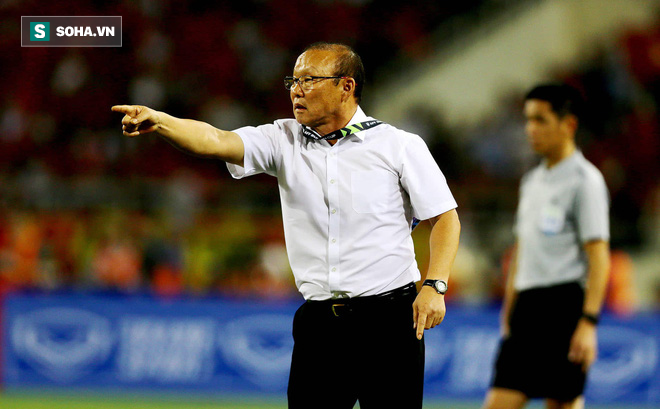 HLV Park Hang-seo sẽ triệu tập gần 100 cầu thủ để chuẩn bị cho 2 trận đánh lớn