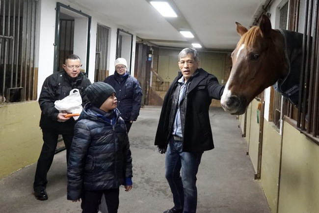 Cuộc sống của Hoàng tử nhỏ và Vương phi Thái Lan bị phế truất giờ ra sao sau 5 năm hai mẹ con bị chia tách khiến nhiều người xót xa?