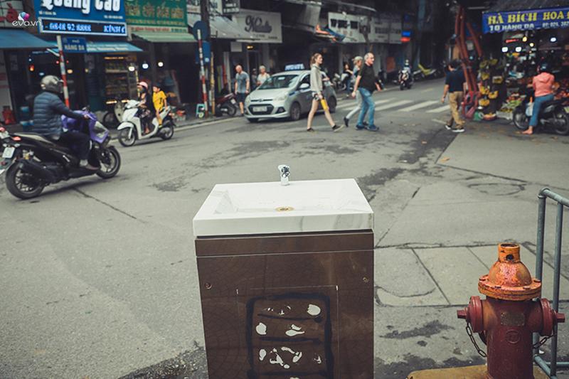 Cận cảnh loạt trụ nước sạch miễn phí lần đầu tiên xuất hiện ở Hà Nội
