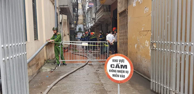 Hà Nội: Nhày 5 tầng bốc cháy ngùn ngục lúc sáng sớm, 9 người may mắn thoát chết
