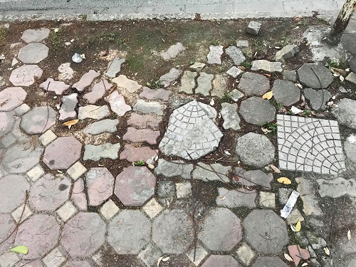 Hà Nội yêu cầu các quận kiểm soát chặt vật liệu lát mới vỉa hè