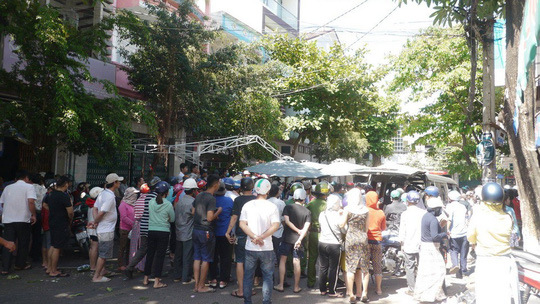 Lexus biển số tứ quý tông vào đám tang, 3 người chết, 8 người bị thương