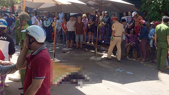 Xe BKS tứ quý lao vào đám tang, 3 người chết: Đang làm nghi thức nhảy ngồi, không kịp chạy