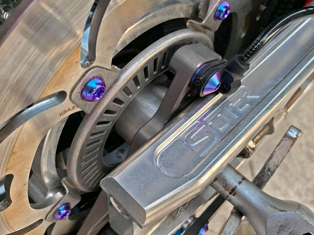 Cá mập BMW S1000RR với gói độ hơn 2 tỷ của biker miền Tây