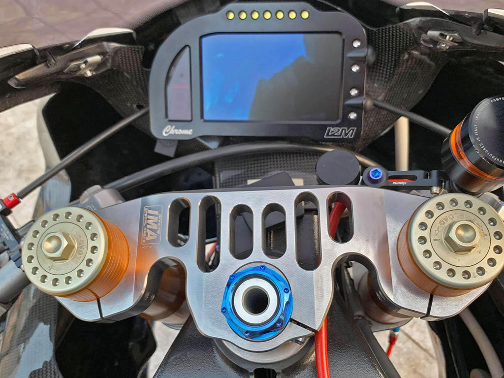 Cá mập BMW S1000RR với gói độ hơn 2 tỷ của biker miền Tây