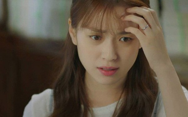 Về nhà mở két lấy tiền đóng viện phí cho chồng, tôi tá hỏa khi bên trong trống trơn, chỉ có một tờ giấy do chính tay chồng viết