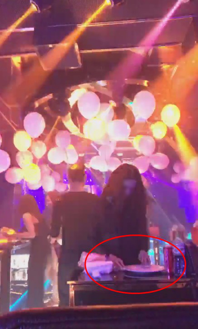 Clip nhóm nam nữ sử dụng ma túy trong quán karaoke nghi của Phúc XO đang được chia sẻ rầm rộ