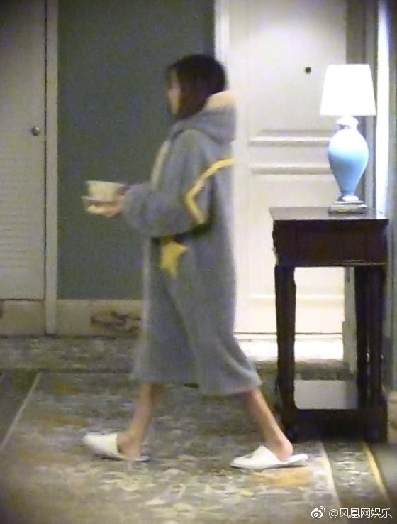 Drama ngoại tình hot nhất Cbiz: Không có bà cả, tiểu tam mặc sẵn đồ ngủ chờ sao nam Hoa Thiên Cốt quay phim về