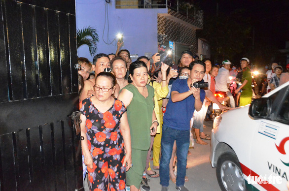 Khám nơi ở của ‘đại gia đeo vàng’ Phúc XO, không thấy ma túy