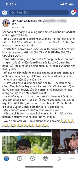 PHẢN CẢM đến thế là cùng: Người dân thi nhau bẹo má, hôn tới tấp Ku Tin ngay tại đám tang Anh Vũ