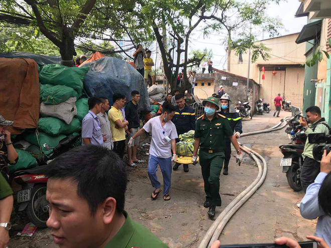 Đau đớn cảnh 3 mẹ con nằm ôm nhau tử vong trong vụ cháy 4 xưởng ở Hà Nội