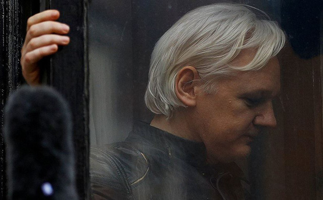 Nga: Bắt giữ Assange là bóp chết tự do
