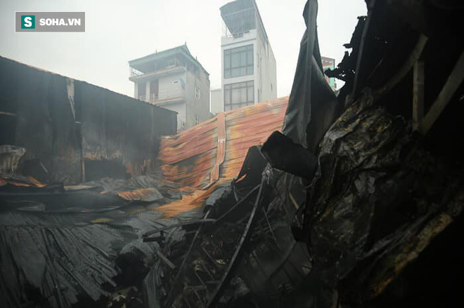 Hiện trường vụ cháy 4 xưởng trong đêm khiến 8 người chết và mất tích ở Hà Nội