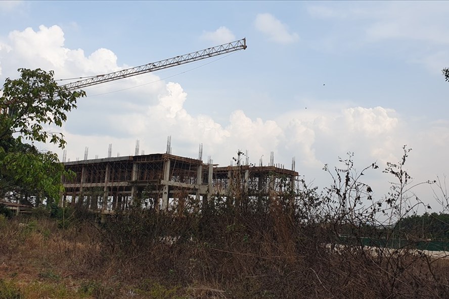 Đắk Lắk: Công trình đang thi công, hàng tấn giàn giáo đổ sập