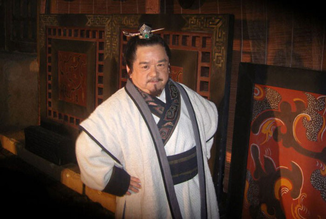 Diễn viên lùn nhất Trung Quốc: Chỉ cao 1m2 nhưng đào hoa, lấy tới 4 vợ trẻ đẹp