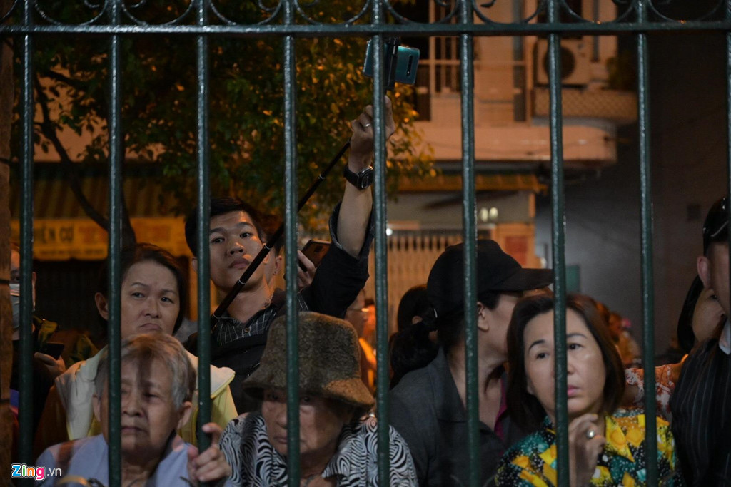 Phương Thanh, Minh Nhí rơi nước mắt giây phút tiễn đưa Anh Vũ