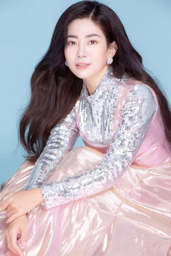 Đăng tin nhập viện lúc 3 giờ sáng, Mai Phương khiến bạn bè đồng nghiệp nháo nhào