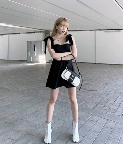 Mỹ nhân Việt chuộng váy ngắn dạo phố đầu hè