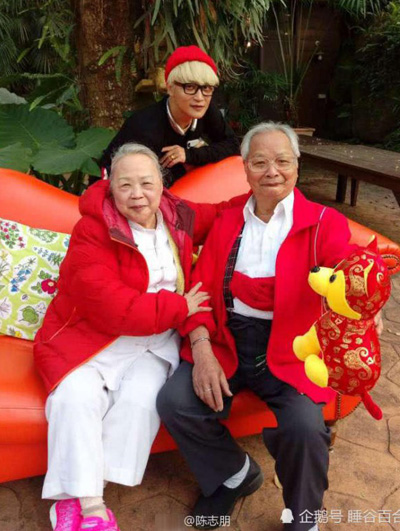 Ngôi đền của cha mẹ tài tử Hoàn Châu cách cách bị cháy