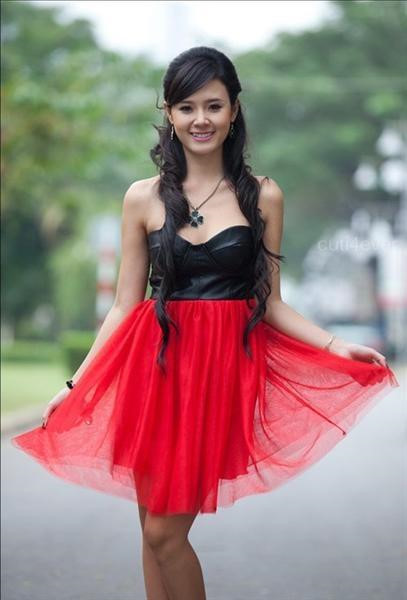 Các hot girl đời đầu thay đổi thế nào sau hơn 10 năm nổi tiếng