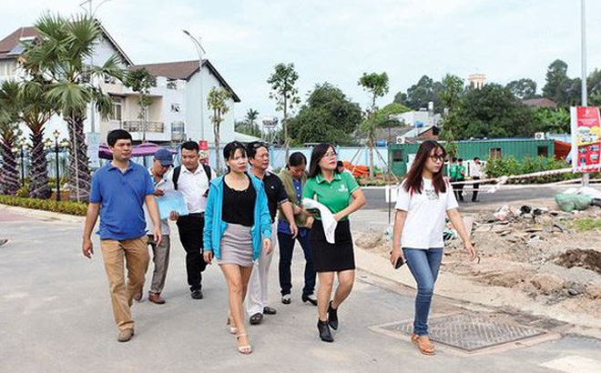 Người giàu cũng khóc trước cơn sốt giá đất