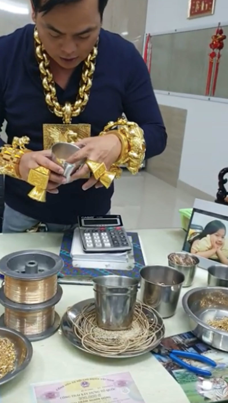 Ngã ngửa với lò luyện vàng trong nhà Phúc XO