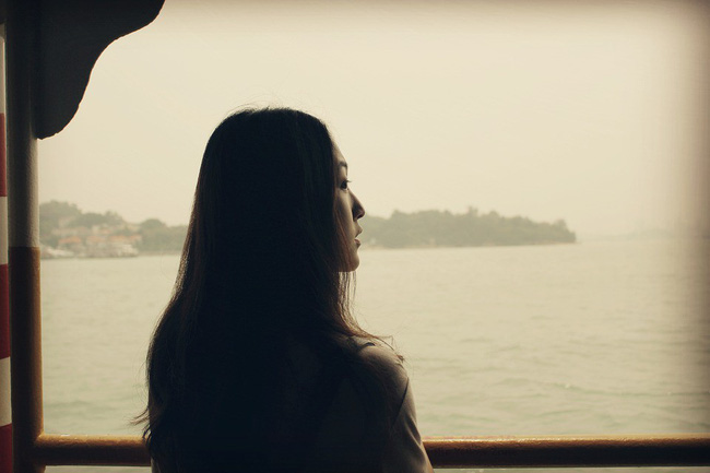 Tôi lên tiếng: Nỗi đau 4 năm mới dám tỏ bày của cô nàng công sở bị tài xế và đồng nghiệp giở trò đồi bại trong ô tô