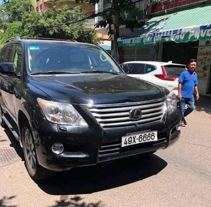 Bất ngờ nguồn gốc xe Lexus 6666 tông 10 người thương vong ở đám tang