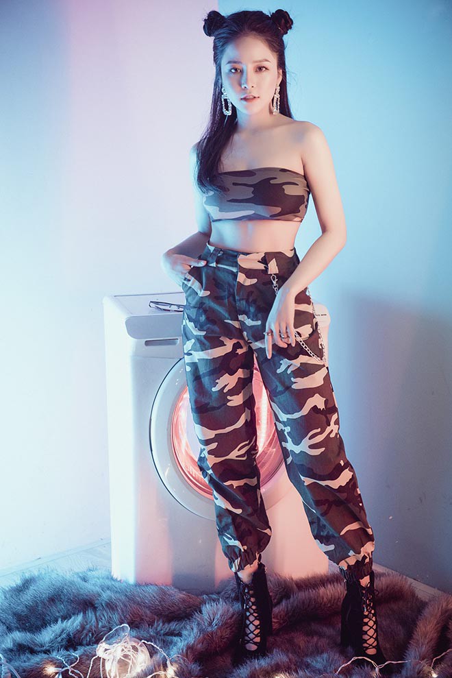 Cận cảnh vẻ nóng bỏng của hot girl Trâm Anh