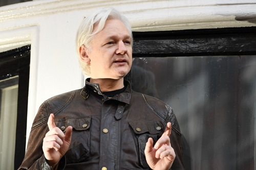 Tổng thống Ecuador bị cáo buộc trả thù cá nhân ông chủ WikiLeaks