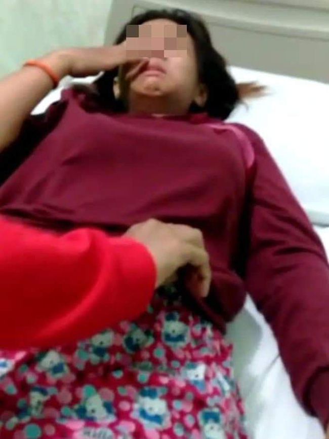 Bé gái 14 tuổi bị 12 bạn đánh hội đồng tàn nhẫn gây phẫn nộ, cư dân mạng đồng loạt lên tiếng đòi tống tất cả vào tù