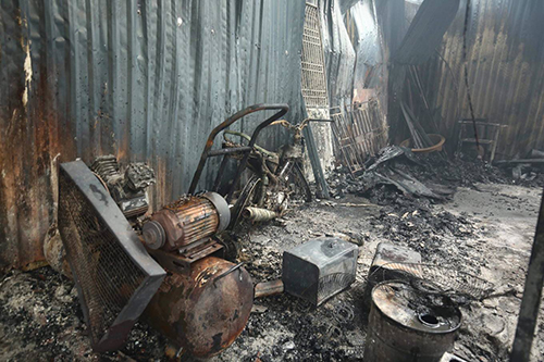 Đám tang tại ngôi làng có 5 người chết trong hoả hoạn ở Hà Nội