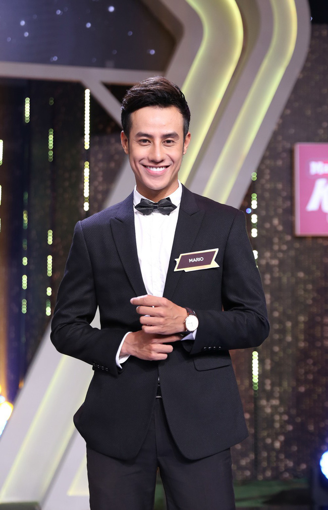 Người ấy là ai? mở màn quá đau tim: Cô gái chọn đúng chàng CEO độc thân duy nhất giữa một rừng sim tím