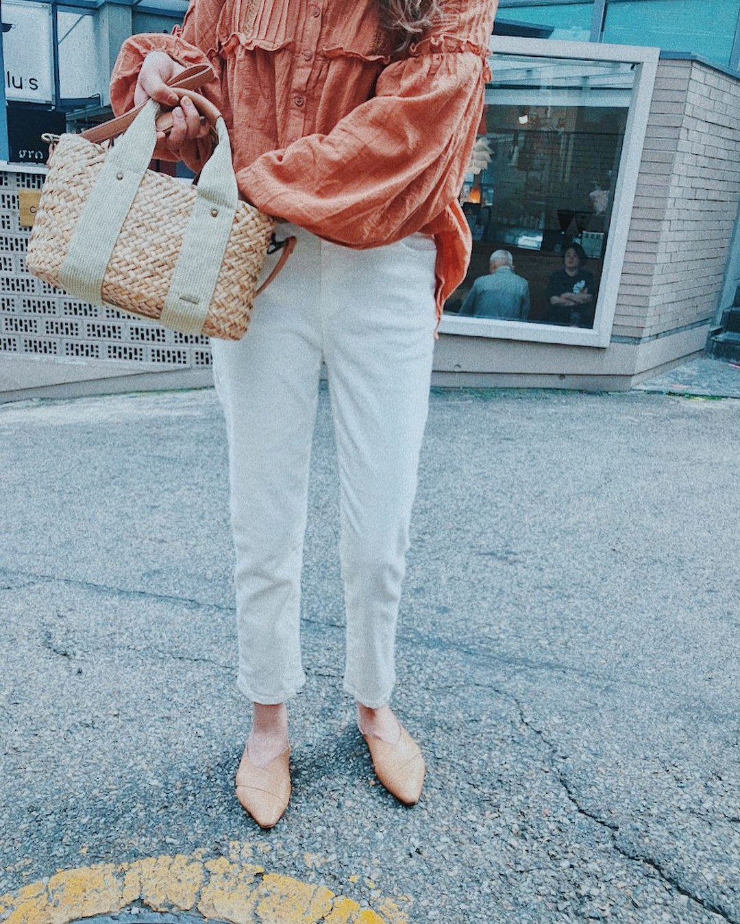 Thực sự tồn tại mẫu giày không chỉ giúp bạn thêm cao ráo, thanh mảnh mà còn sang lên rất nhiều