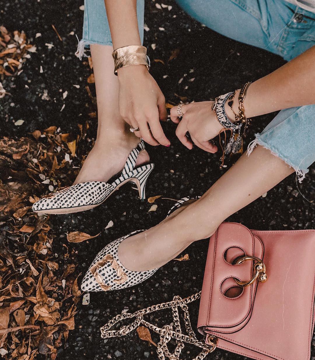 Thực sự tồn tại mẫu giày không chỉ giúp bạn thêm cao ráo, thanh mảnh mà còn sang lên rất nhiều