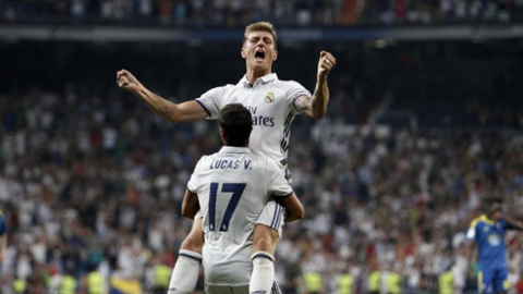 Kroos và Vazquez tha thiết muốn ở lại Real