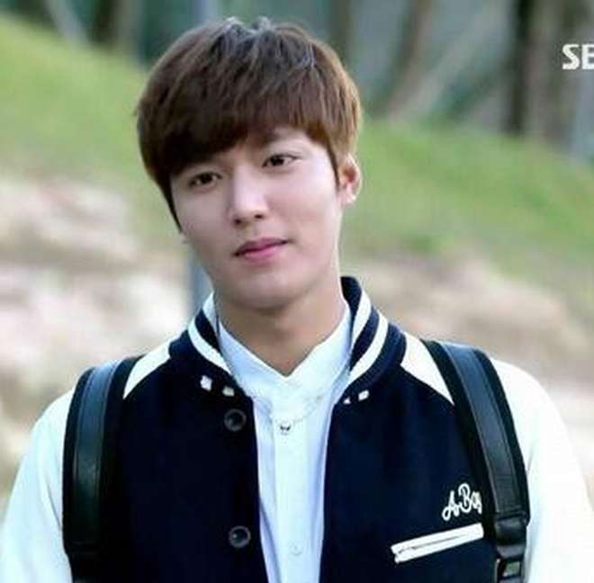 Chàng du học sinh Việt với nhan sắc cực phẩm giống hệt Lee Min Ho, được chính người Hàn trầm trồ vì quá đẹp trai