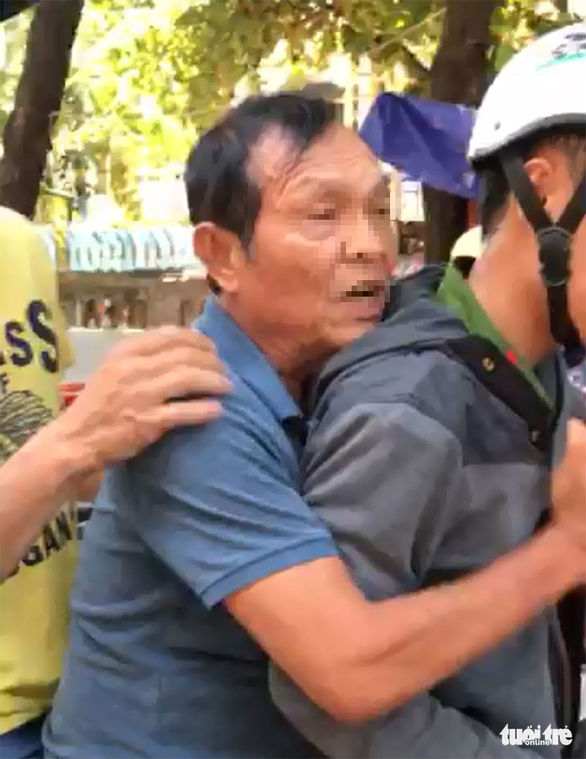 Lái xe Lexus tông đội đưa tang: Tôi chỉ uống 1 ly rượu ngâm trị bệnh