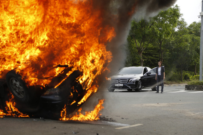 Tốn trăm triệu quay 1 phút cháy nổ, chị 13 Thu Trang suýt lên cơn đau tim vì điều bất ngờ này