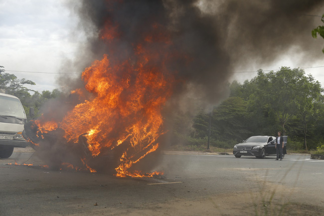Tốn trăm triệu quay 1 phút cháy nổ, chị 13 Thu Trang suýt lên cơn đau tim vì điều bất ngờ này