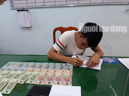 Gửi clip sex và ảnh nóng cho kẻ lừa đảo, nữ sinh ôm hận